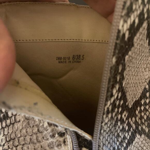 Chinese Laundry Animal Print side zip booties size 8. - Picture 6 of 8